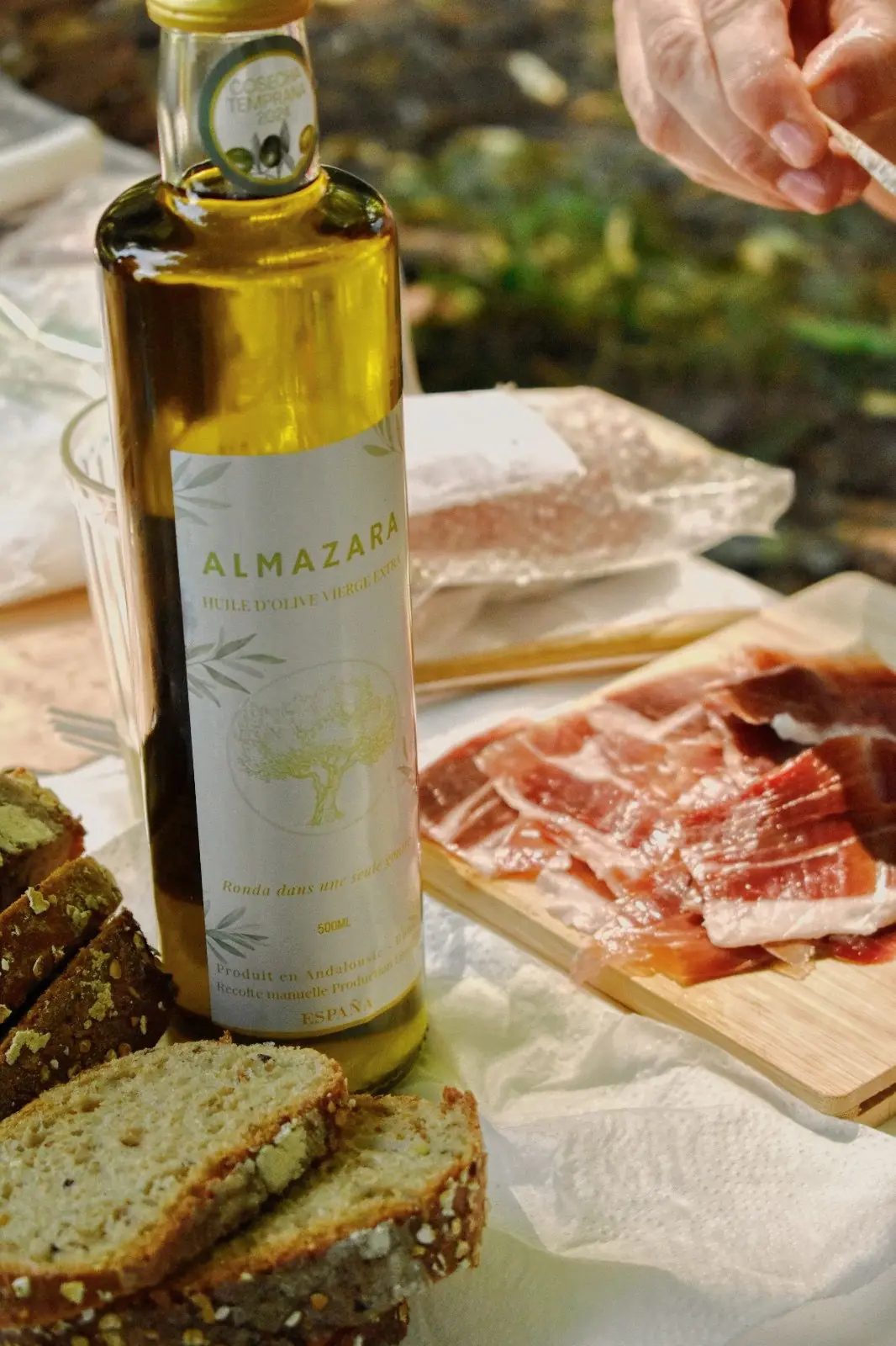 Aceite ALMAZARA con pan y jamón