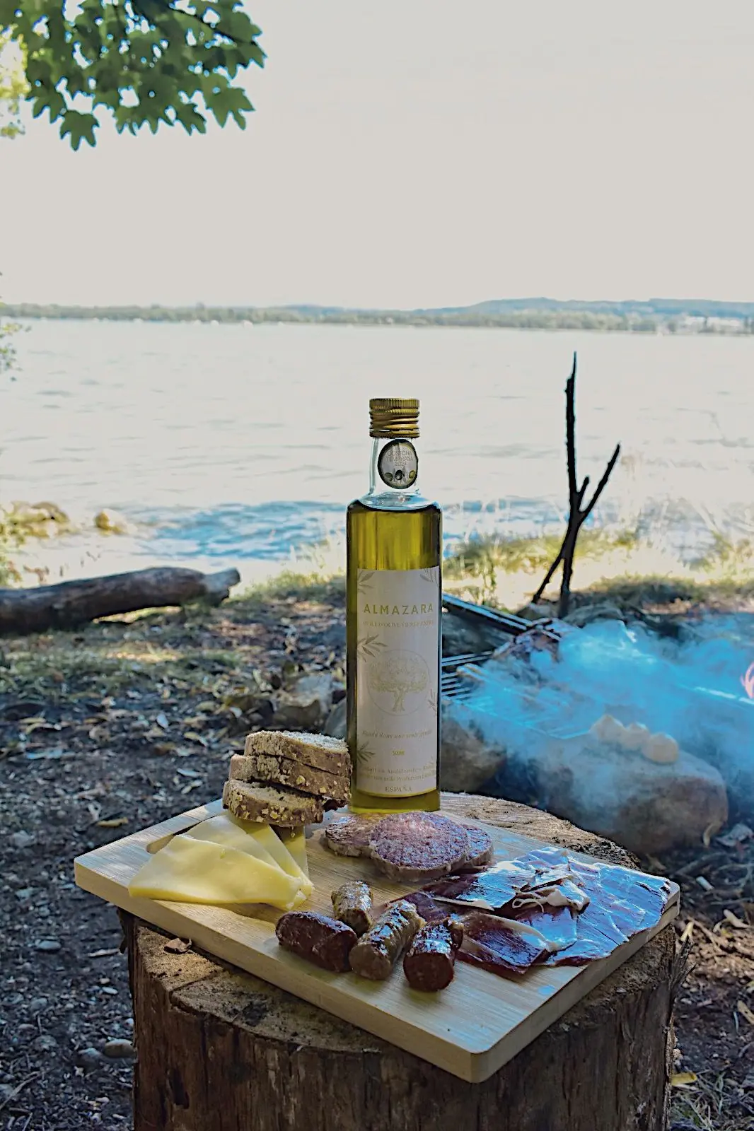 Aceite ALMAZARA y aperitivo junto al lago